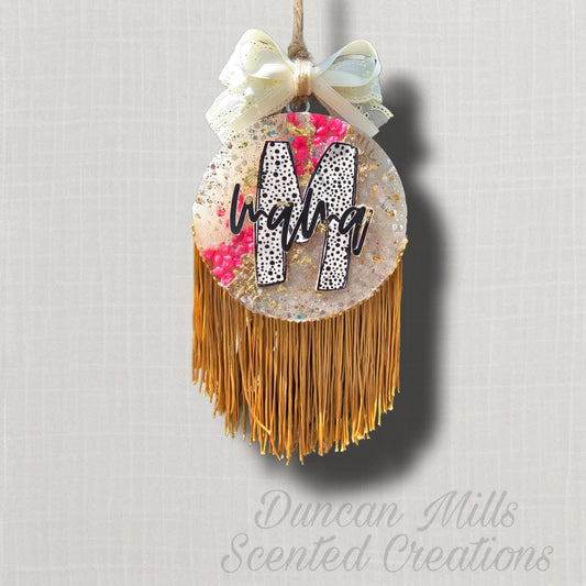 Rts Mama Initial Freshie ⭐
📍 | Back Road Country Charm Collection | Butt Naked scent