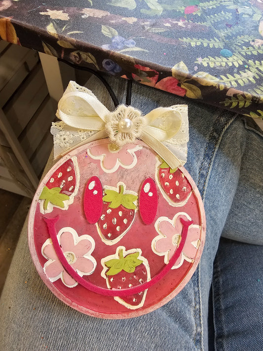 Smiley Strawberry  Daisies freshie |  Made to order